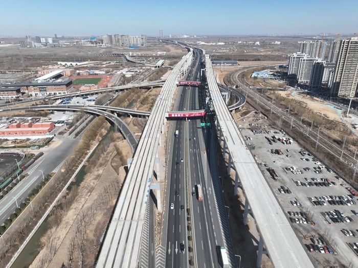 國內首條高速公路車道“六改十二”，京臺高速齊濟段拿下多項智能首創(chuàng)